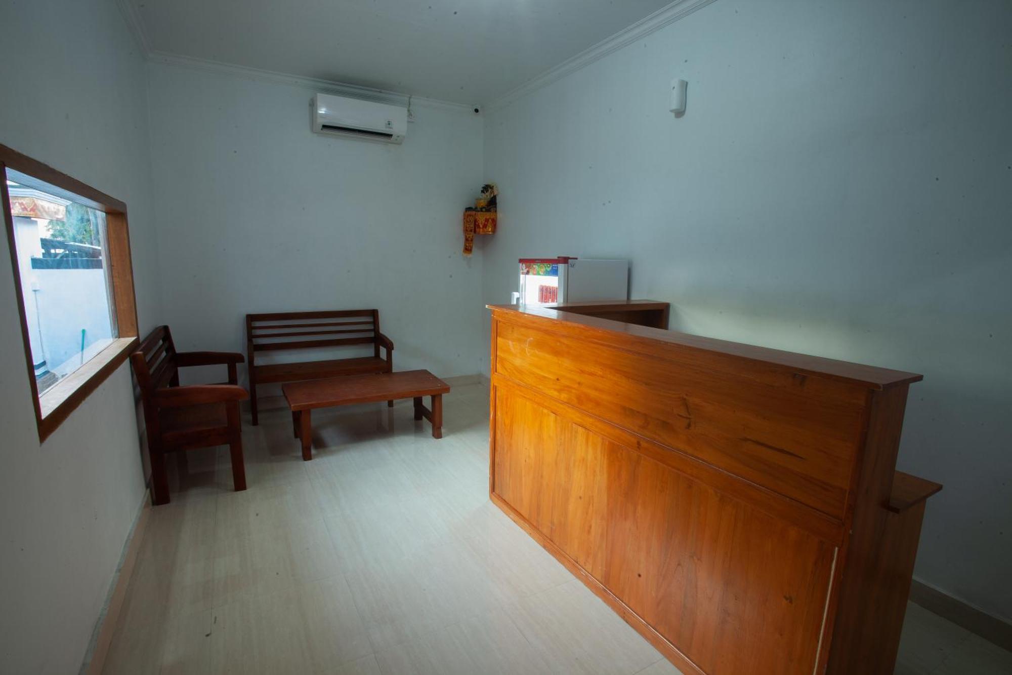 Lucky Hostel Batununggul Esterno foto